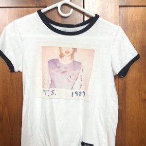 1989 Taylor Swift Concert T-shirt